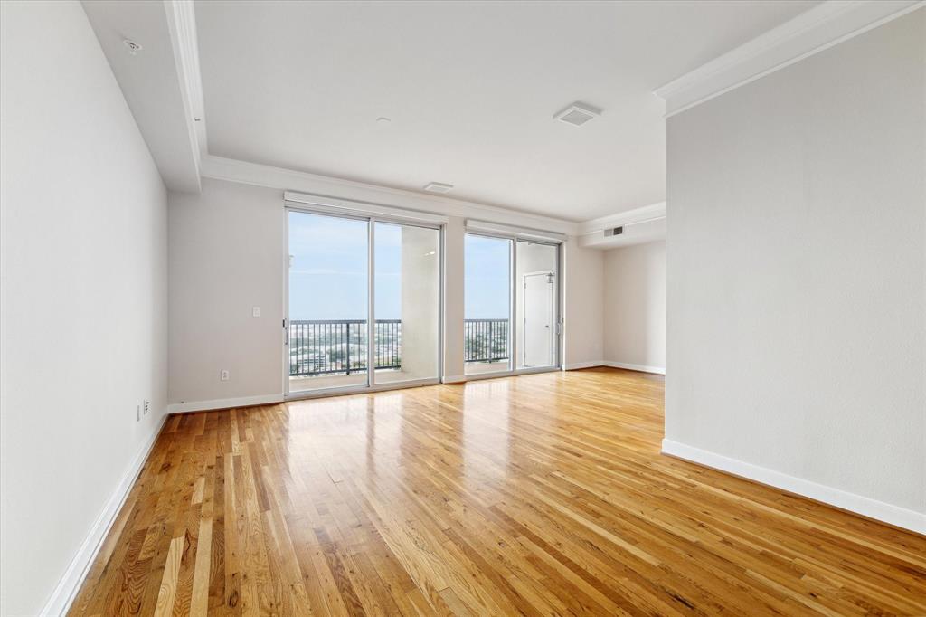 Stunning views the moment you enter this beautiful condo on the 26th floor!