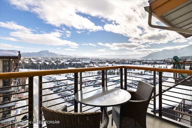 $1,695,000 | 3335 Village Drive, Unit 519 | Teton Village