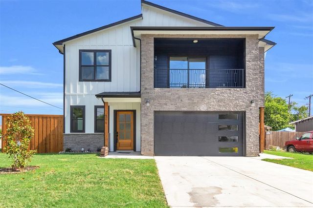 $559,000 | 300 Crest Hill Drive | Mesquite