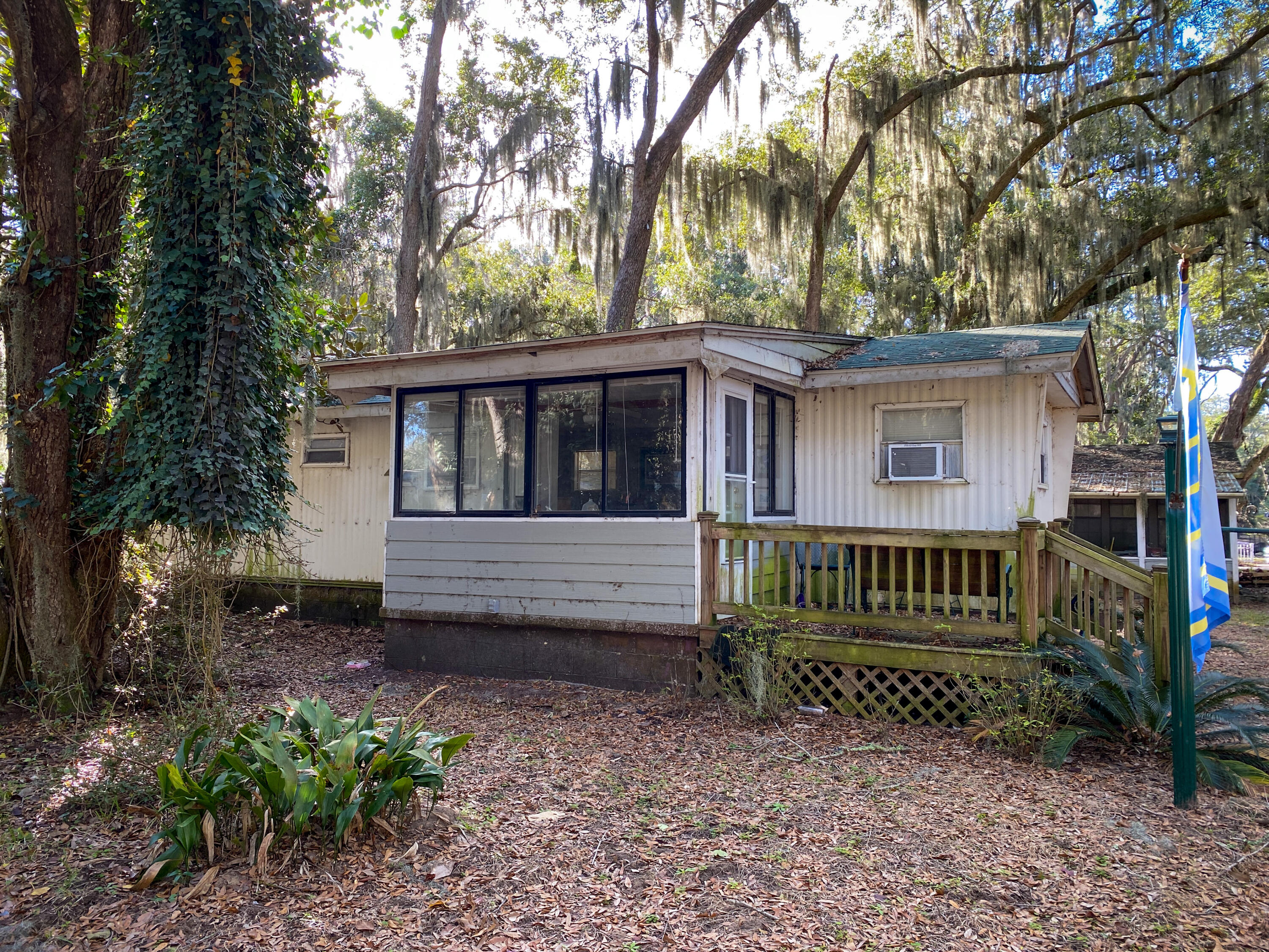 37 Mccoy Road, St. Helena Island, Sc 29920 