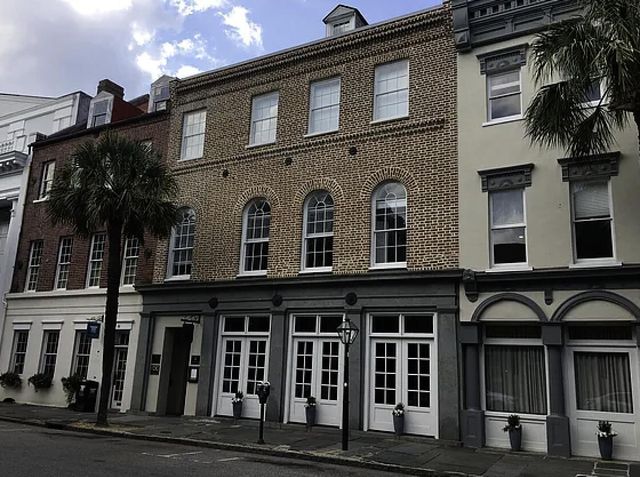 $4,075 | 26-28 Broad Street, Unit 301 | French Quarter-City Market