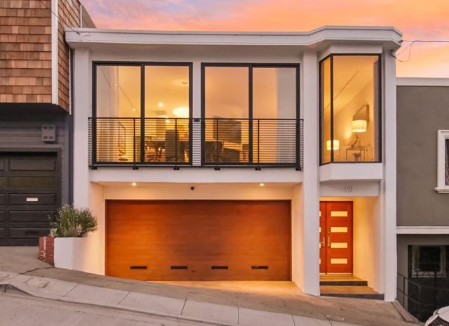 $1,695,000 | 90 Valmar Terrace | Excelsior