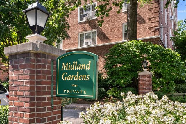 $699,000 | 7 Midland Gardens, Unit 4M | Bronxville