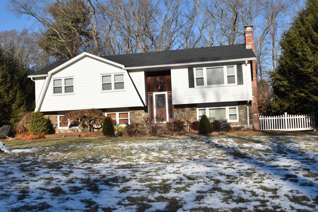 $339,900 | 104 Woodmont Drive | East Hartford