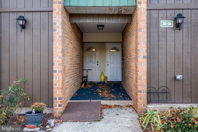 $210,000 | 313 Meadowview Lane, Unit 313 | Mont Clare