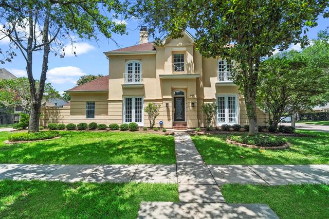 $717,000 | 1627 Clearwater Creek Drive | Sugar Land