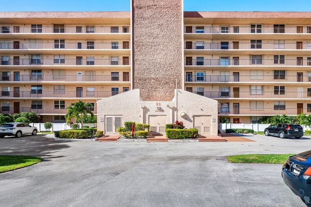 $215,000 | 14575 Bonaire Boulevard, Unit 209 | Villages of Oriole