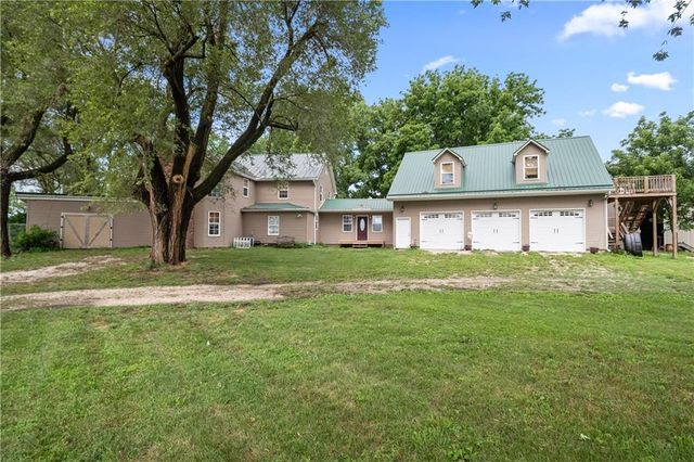 $629,900 | 119 Northeast 1050th Road | Simpson Township - Johnson County