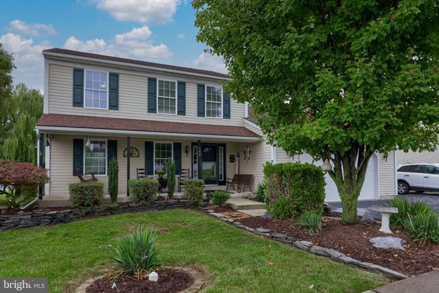 $445,000 | 100 Roxberry Drive | South Heidelberg Township - Berks County