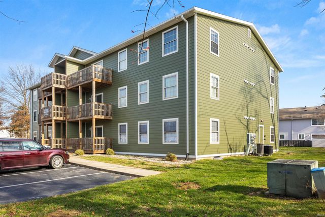 $215,000 | 3230 John Hinkle Place, Unit 3 | Bloomington