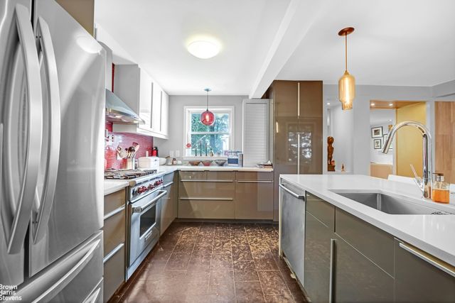 $970,000 | 2253 Edsall Avenue | Spuyten Duyvil