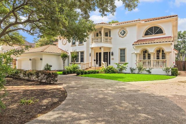 $2,495,000 | 5318 Holly Street | Bellaire