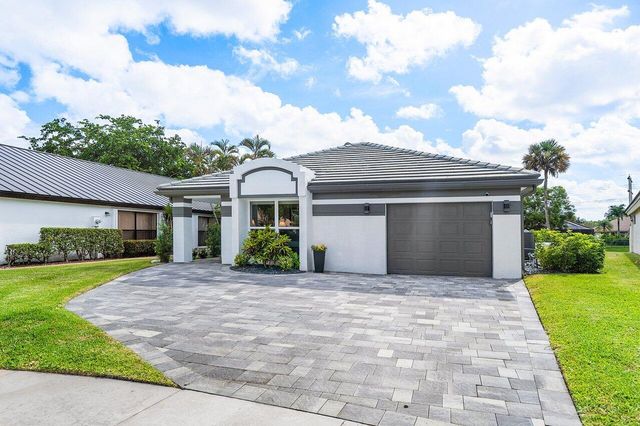 $855,000 | 11158 Highland Circle | Boca Woods Country Club