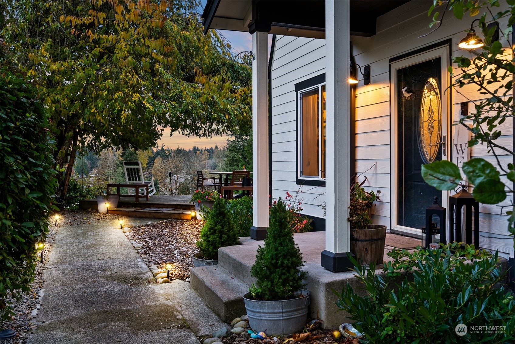 a view of a back yard of the house