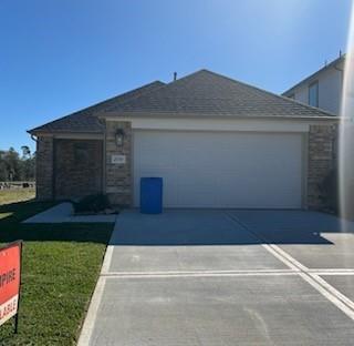 a front view of house with yard