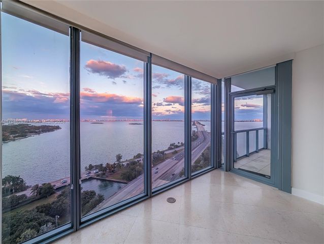 $565,000 | 601 Northeast 36th Street, Unit 1911 | Edgewater