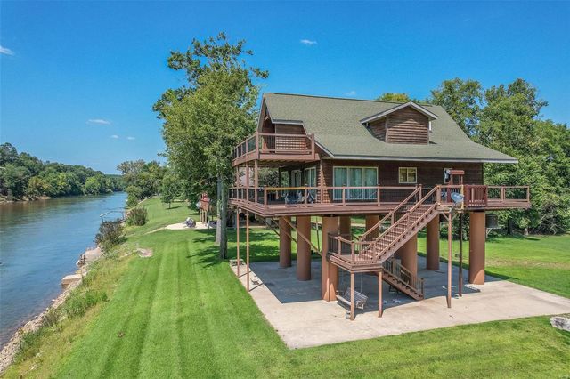 $695,000 | 1901 River Valley Road | Doniphan Township - Ripley County