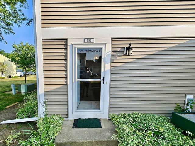 $2,100 | 355 Farmingdale Circle, Unit 355 | Vernon Hills