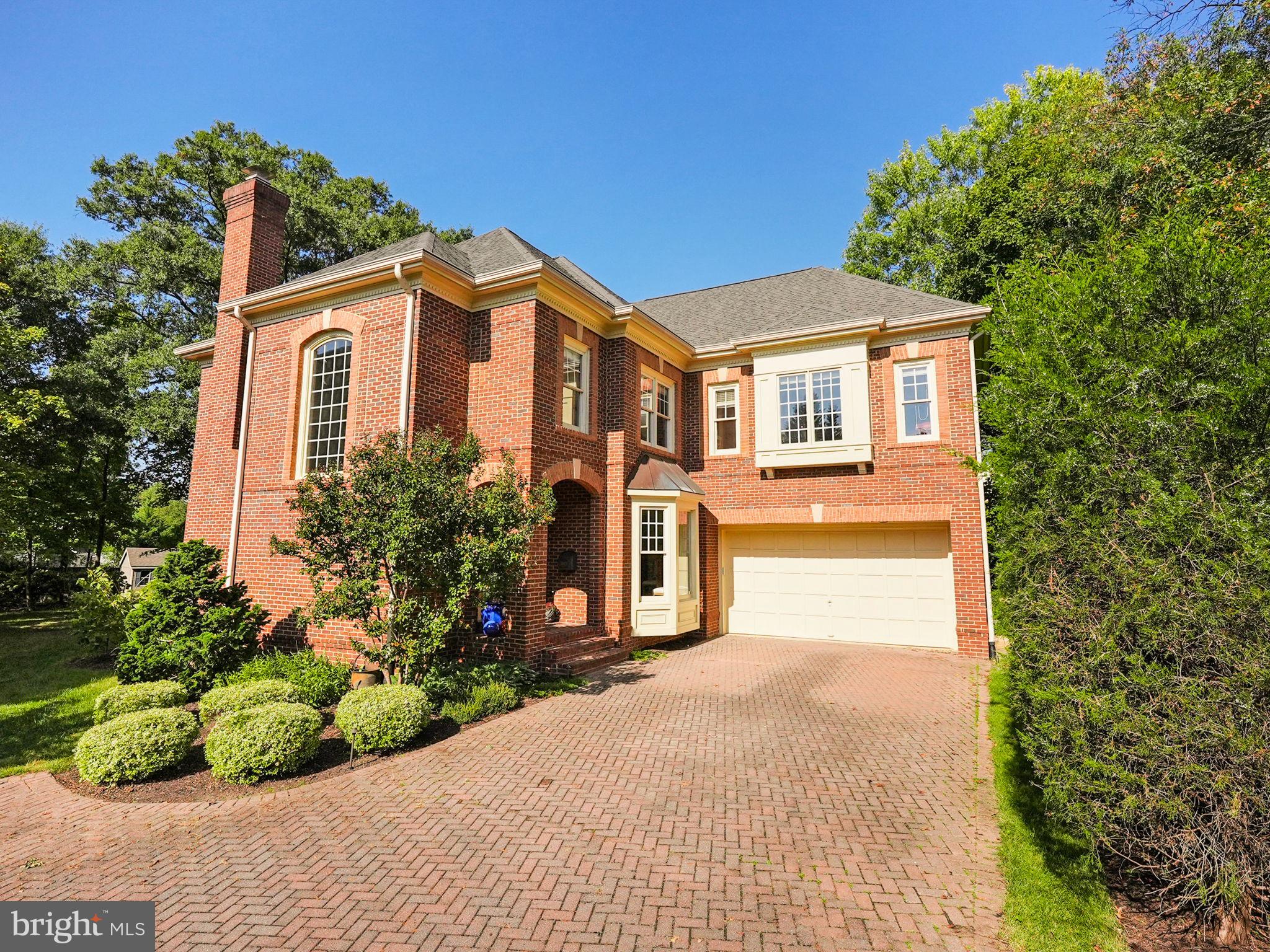 Beautiful Colonial in North Arlington