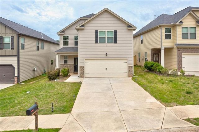 $2,500 | 144 Emporia Loop | Pembrooke Park