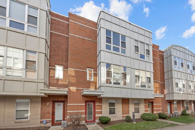 $418,900 | 3238 North Kilbourn Avenue, Unit 4 | Irving Park