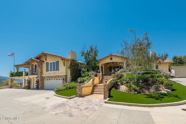 $2,585,000 | 551 Lone Oak Drive | East Thousand Oaks