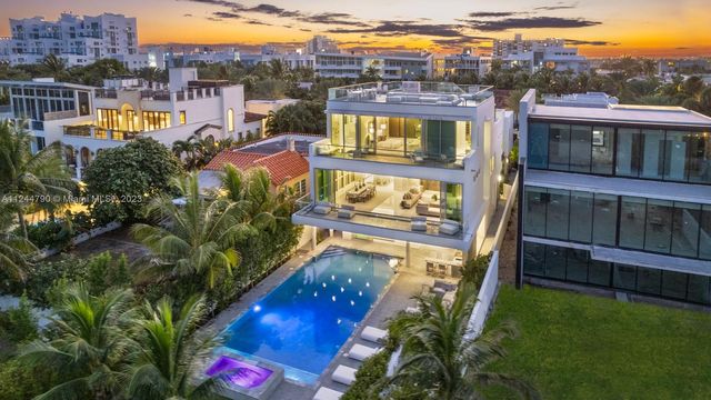 $25,900,000 | 7833 Atlantic Way | North Beach