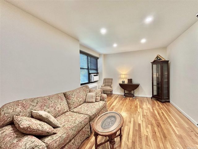 $360,000 | 141-09 28th Avenue, Unit 1G | Flushing