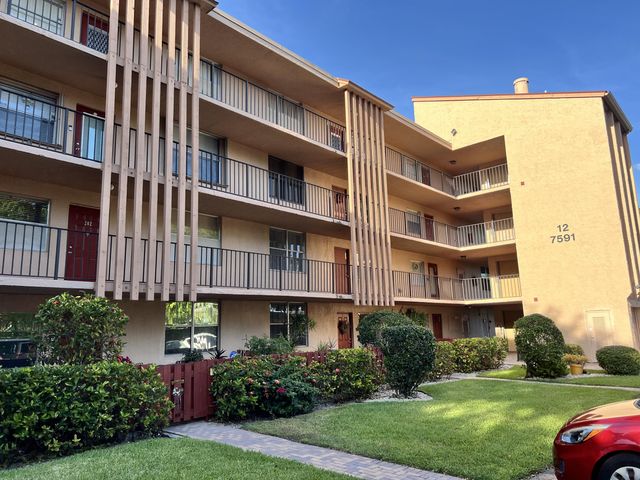 $169,000 | 7591 Northwest 1st Street, Unit 401 | Oriole Gardens