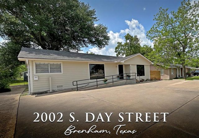 $295,000 | 2002 South Day Street | Brenham