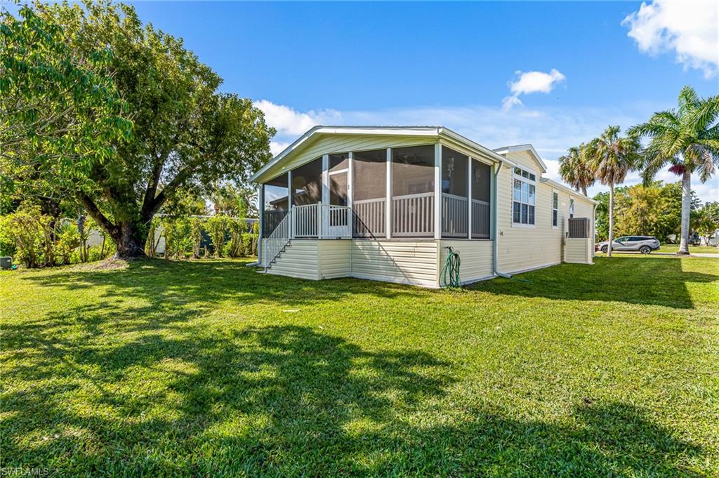 Extra large Screened Porch/lanai, Beautiful 60 x 110 lot