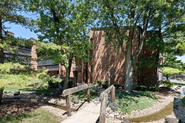 $199,900 | 14513 Sussex Avenue, Unit PH1 | Oak Forest