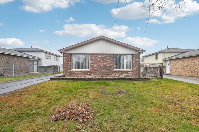 $250,000 | 2209 West 157th Place | Markham