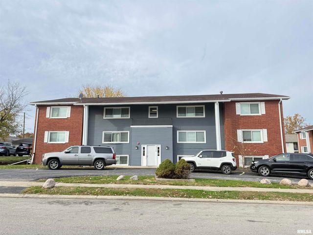 $1,900,000 | 2305-2309 Cherry Hills Drive | Springfield