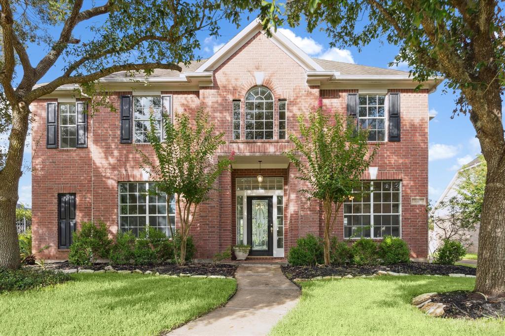 The Aida Younis Team presents 1818 Cross Spring Drive in Greatwood!