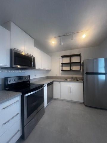 $2,300 | 1145 Normandy Drive, Unit 502 | Normandy Isle