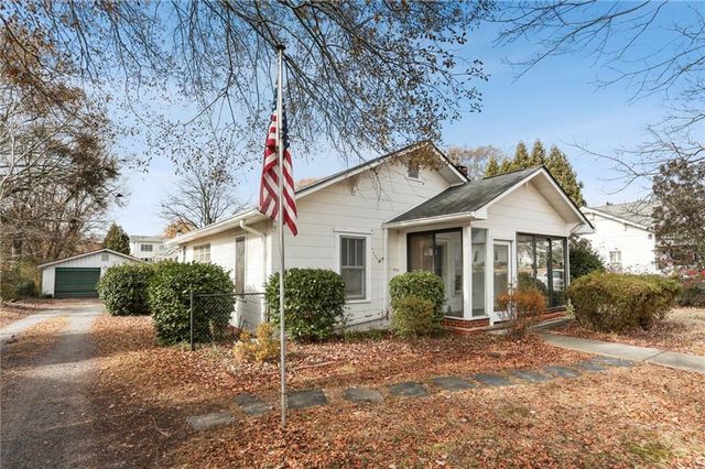 $399,900 | 2650 Highland Avenue | Williams Park