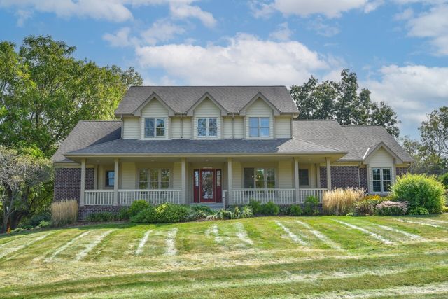 $700,000 | W287-n4068 Highland Court | Delafield Town