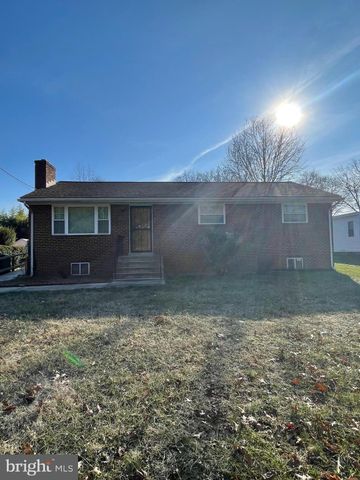 $370,000 | 4723 Bromley Avenue | Suitland