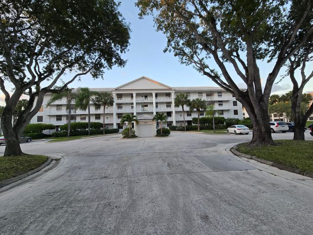 $2,000 | 3635 Whitehall Drive, Unit 201 | Northend