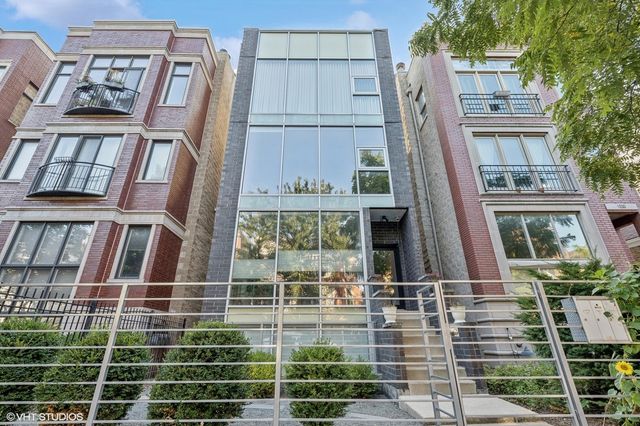 $575,000 | 1028 North Hermitage Avenue, Unit 2 | East Village