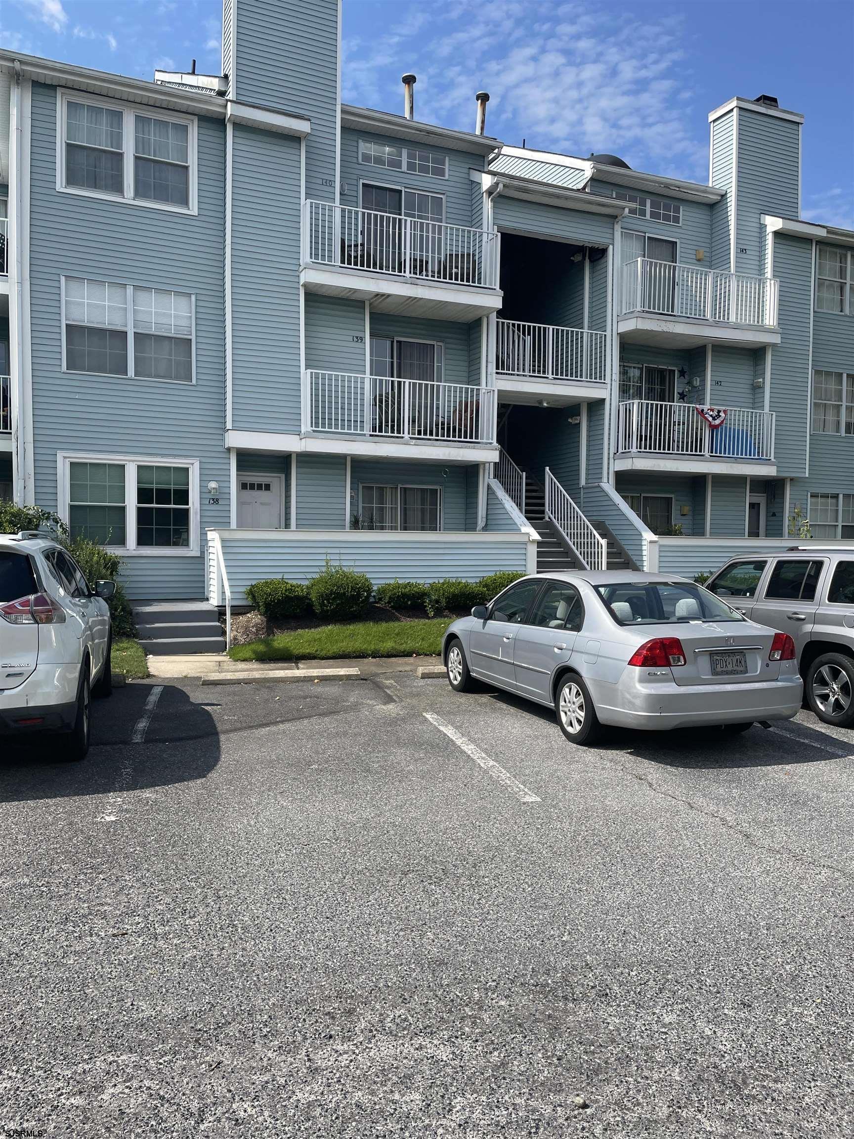 a car parked in front of a building