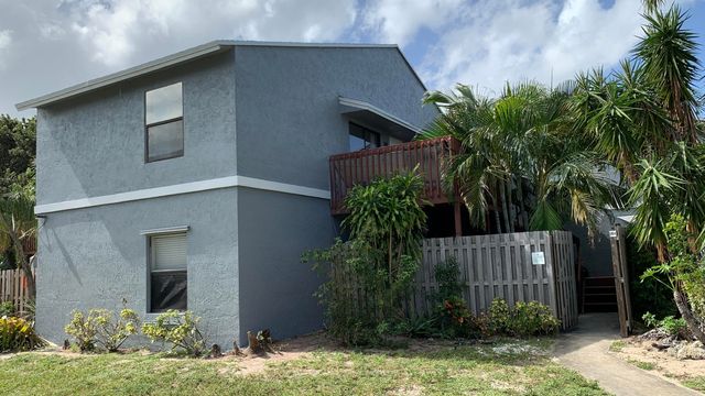 $230,000 | 14 Crossings Circle, Unit H | Boynton Beach