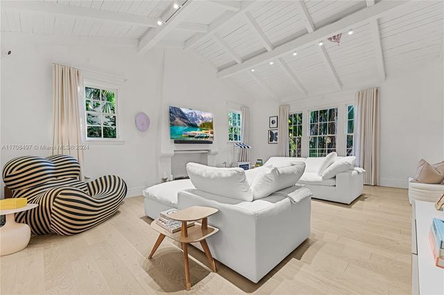 $3,150,000 | 3747 Royal Palm Avenue | Mid Beach