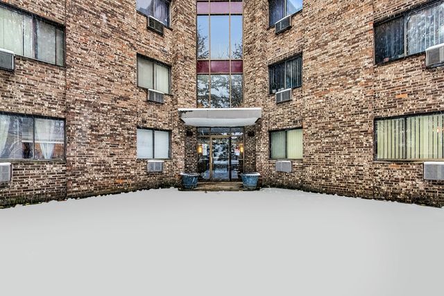 $177,900 | 5306 North Cumberland Avenue, Unit 207 | O'Hare