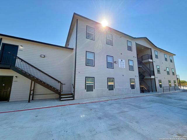 $1,160 | 648 Monticello Court, Unit 1102 | Hot Wells