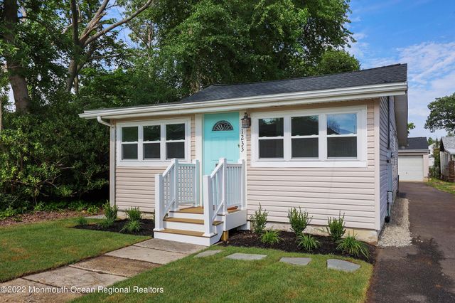 $2,300 | 1233 Oakwood Road | Belmar