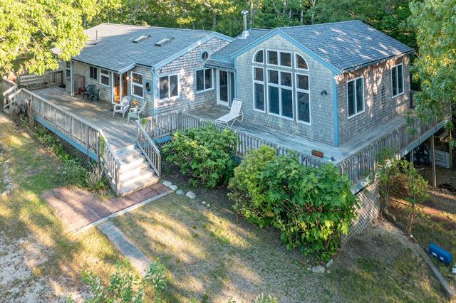 $1,795,000 | 453 Lighthouse Road | Gay Head