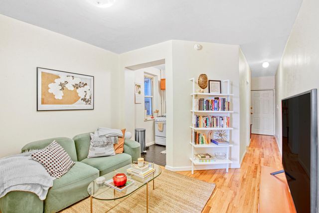 $3,250 | 123 Guernsey Street, Unit 2D | Greenpoint