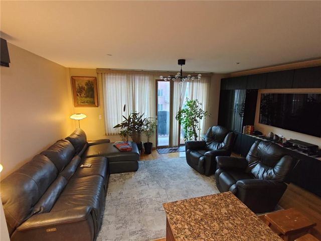 $589,000 | 1765 East 19th Street, Unit 3A | Homecrest